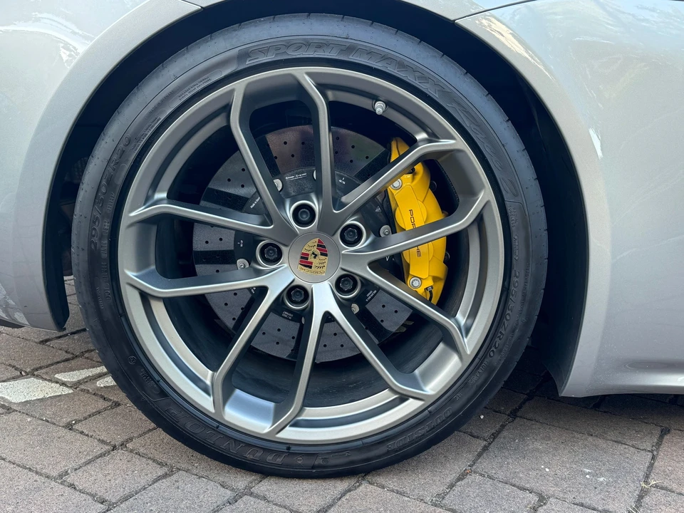 2022 Porsche 718 Boxster Spyder - Image 12 of 31