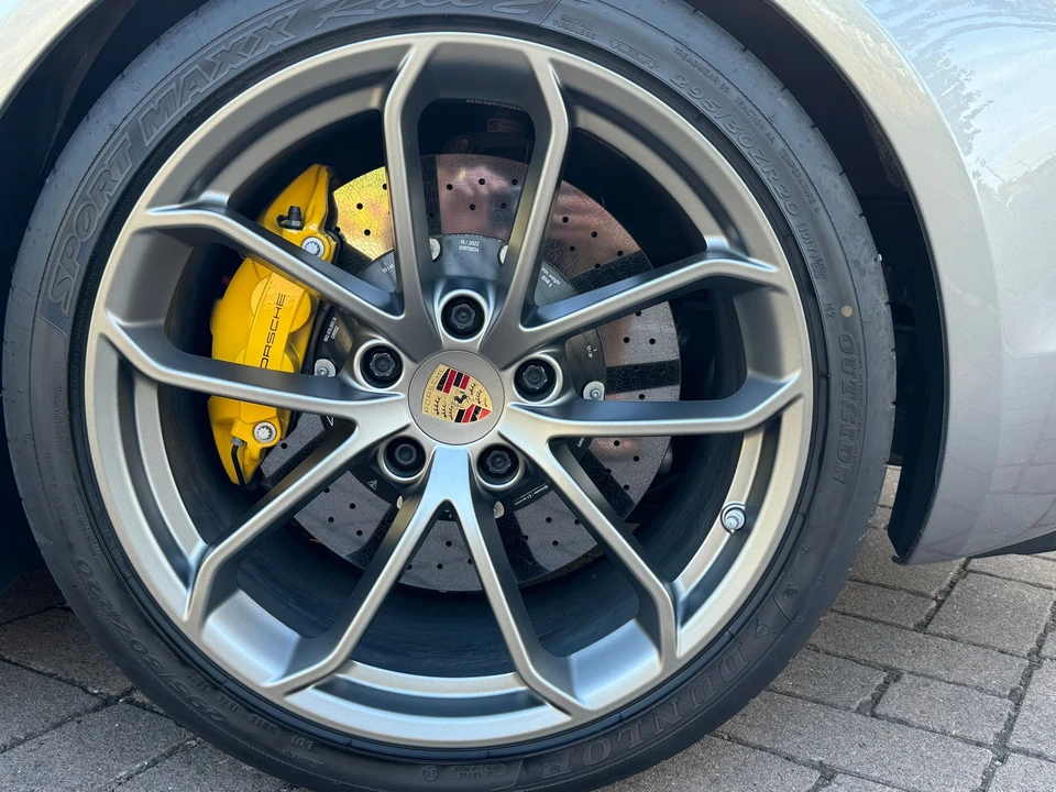2022 Porsche 718 Boxster Spyder - Image 11 of 31
