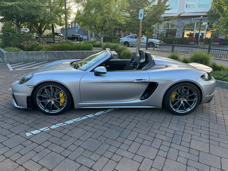2022 Porsche 718 Boxster Spyder - Image 25 of 31