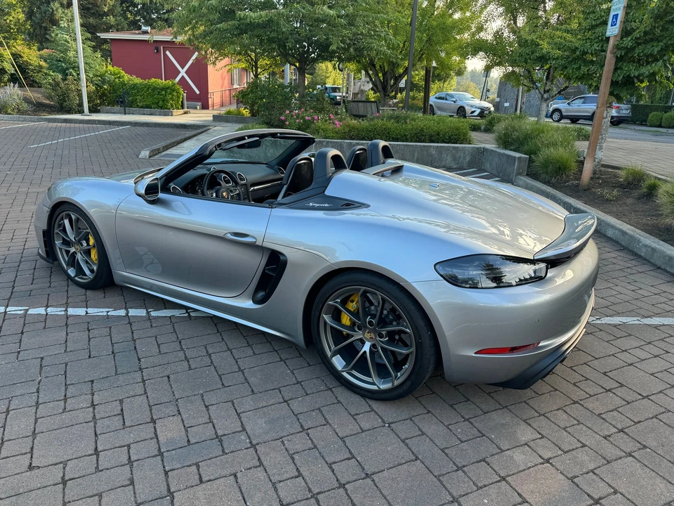 2022 Porsche 718 Boxster Spyder - Image 26 of 31