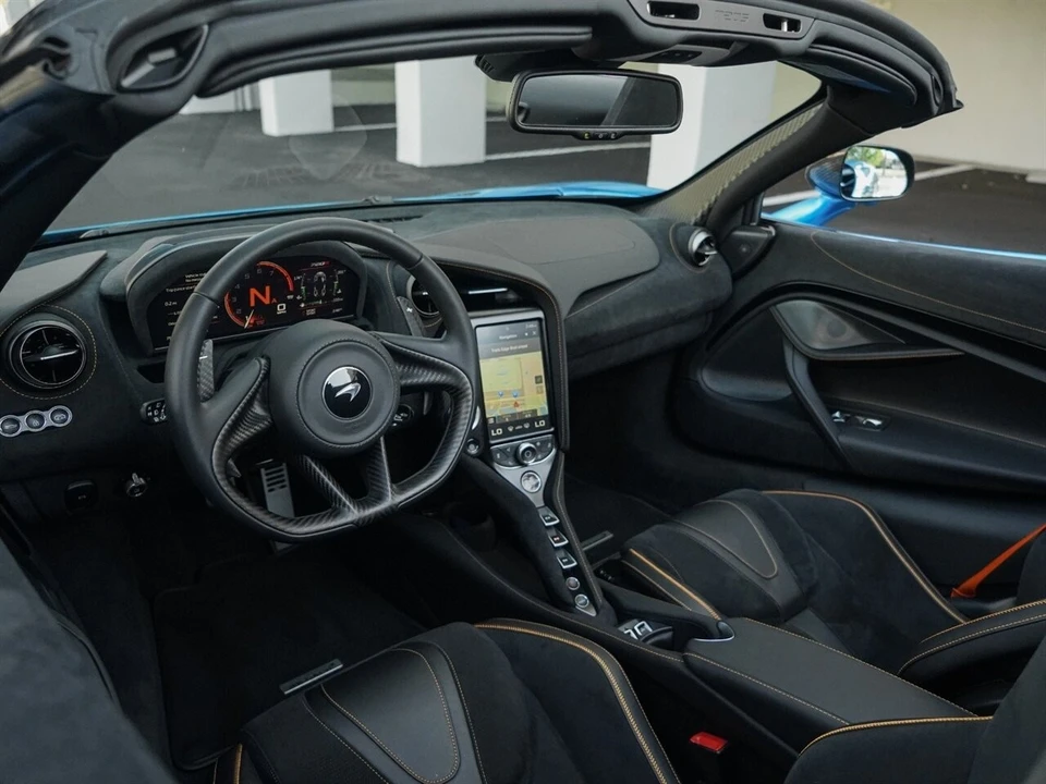 2022 McLaren 720S Spider - Image 2 of 4