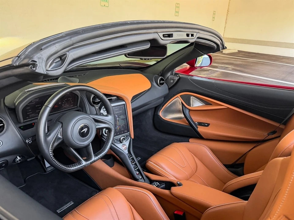 2022 McLaren 720S Spider - Image 2 of 4