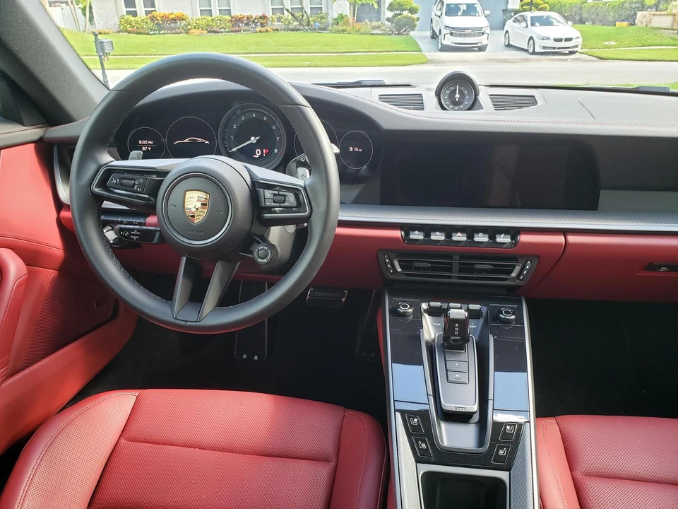 2022 Porsche 992 Carrera - Image 4 of 5