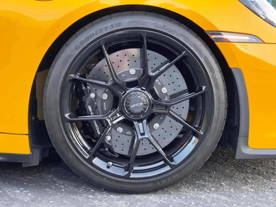 2022 Porsche 992 GT3 - Image 22 of 31