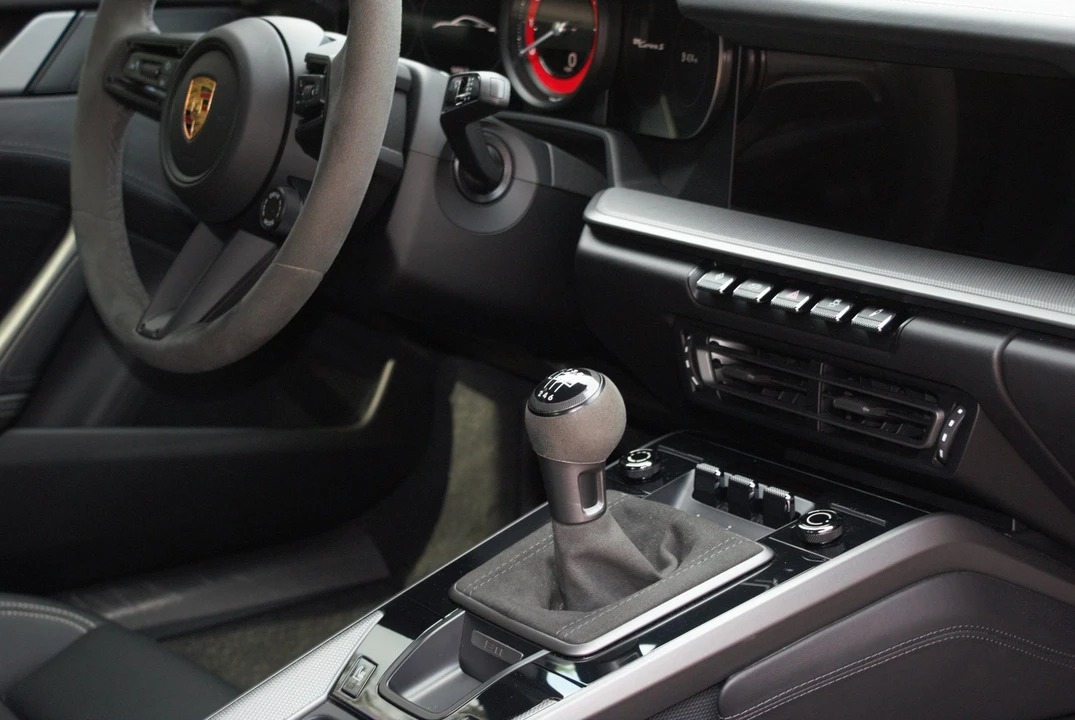 2022 Porsche 992 Carrera S - Image 7 of 15