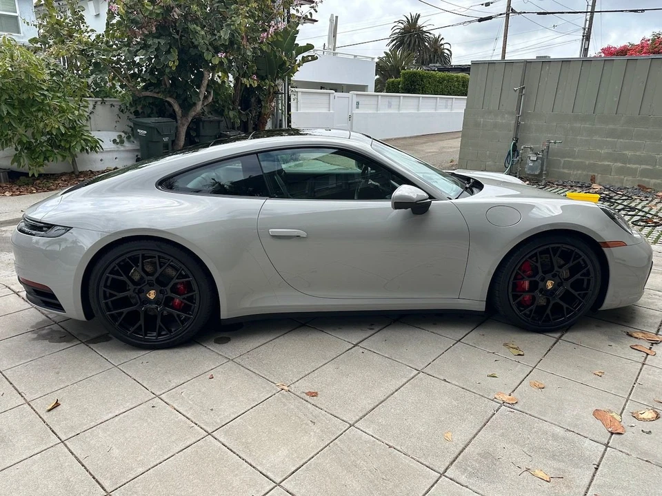 2022 Porsche 992 Carrera S - Image 4 of 10