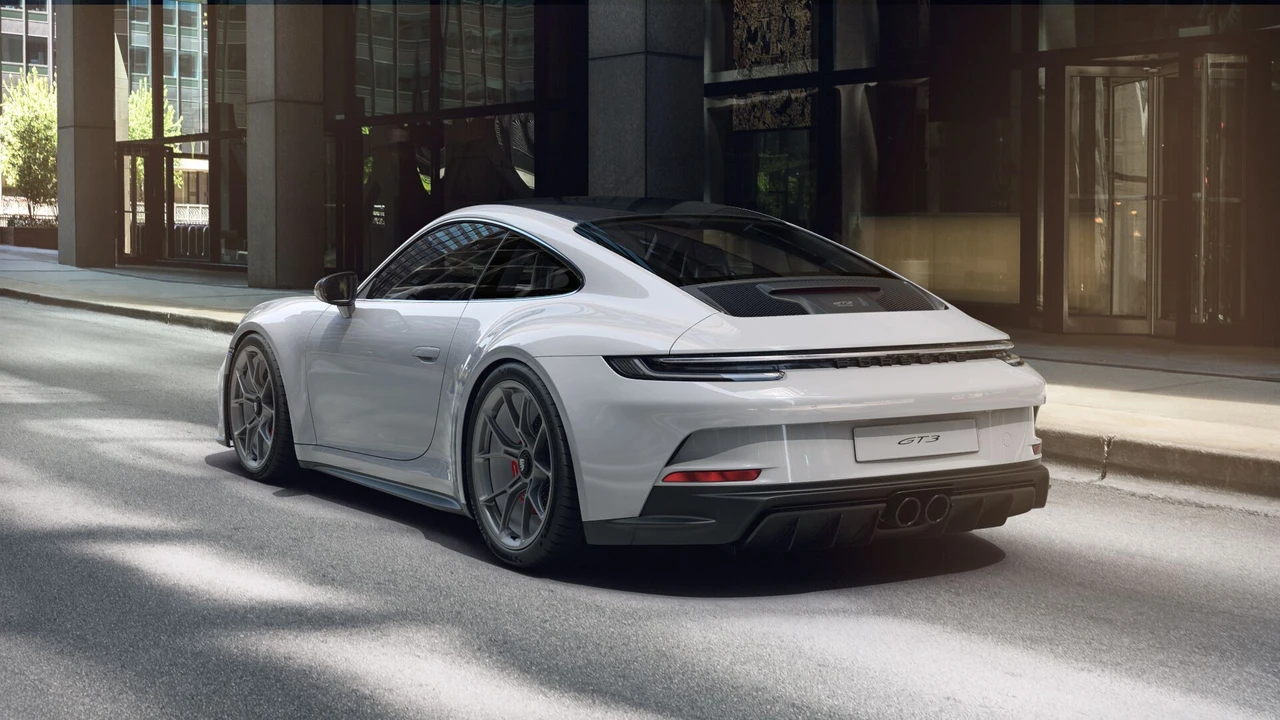 2022 Porsche 992 GT3 - Image 2 of 2