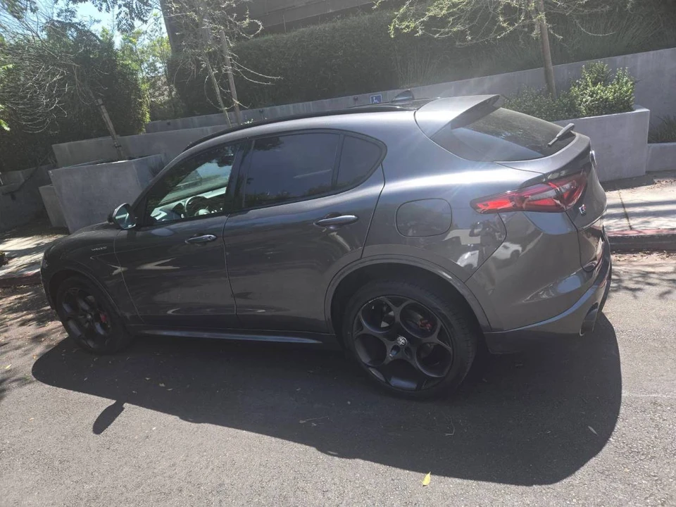 2022 Alfa Romeo Stelvio - Image 2 of 20