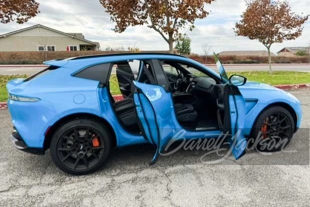 2022 Aston Martin DBX - Image 10 of 19