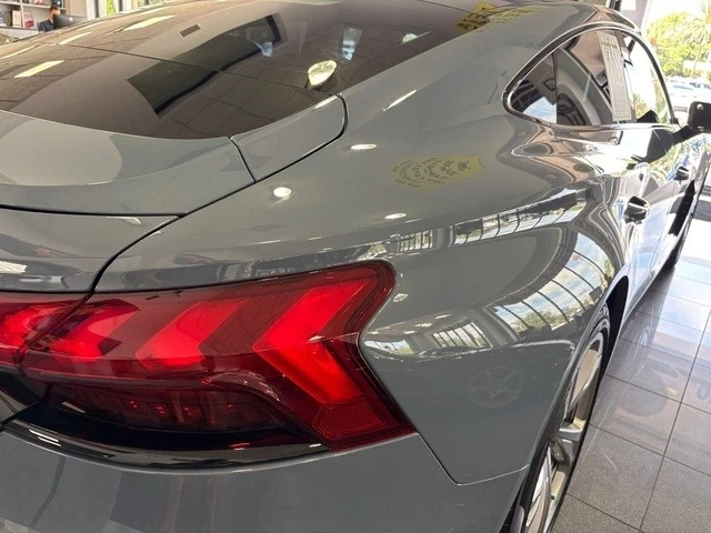 2022 Audi e-tron GT - Image 13 of 21