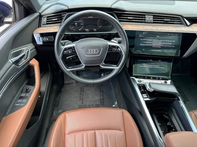 2022 Audi e-tron - Image 10 of 12