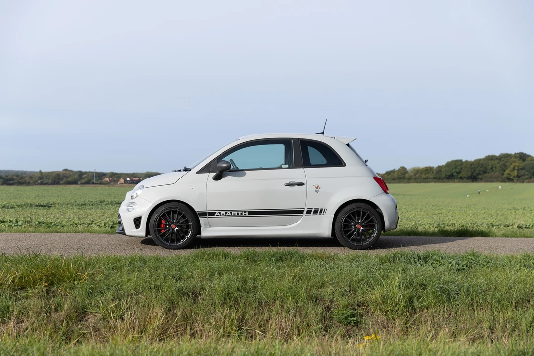 2022 Fiat Abarth 500 - Image 4 of 31