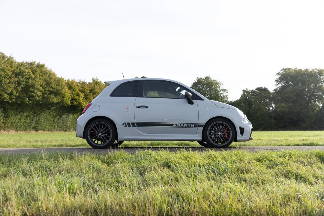 2022 Fiat Abarth 500 - Image 8 of 31
