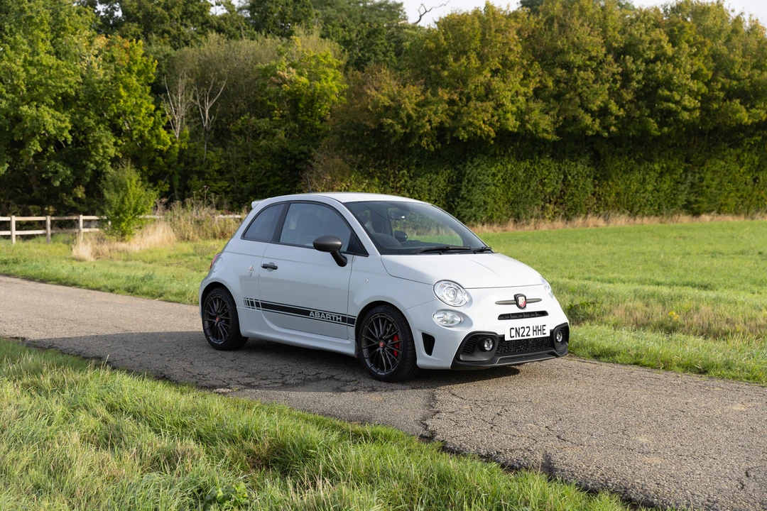 2022 Fiat Abarth 500 - Image 9 of 31