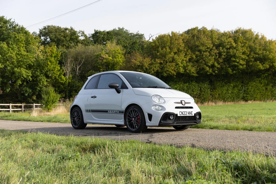 2022 Fiat Abarth 500 - Image 17 of 31