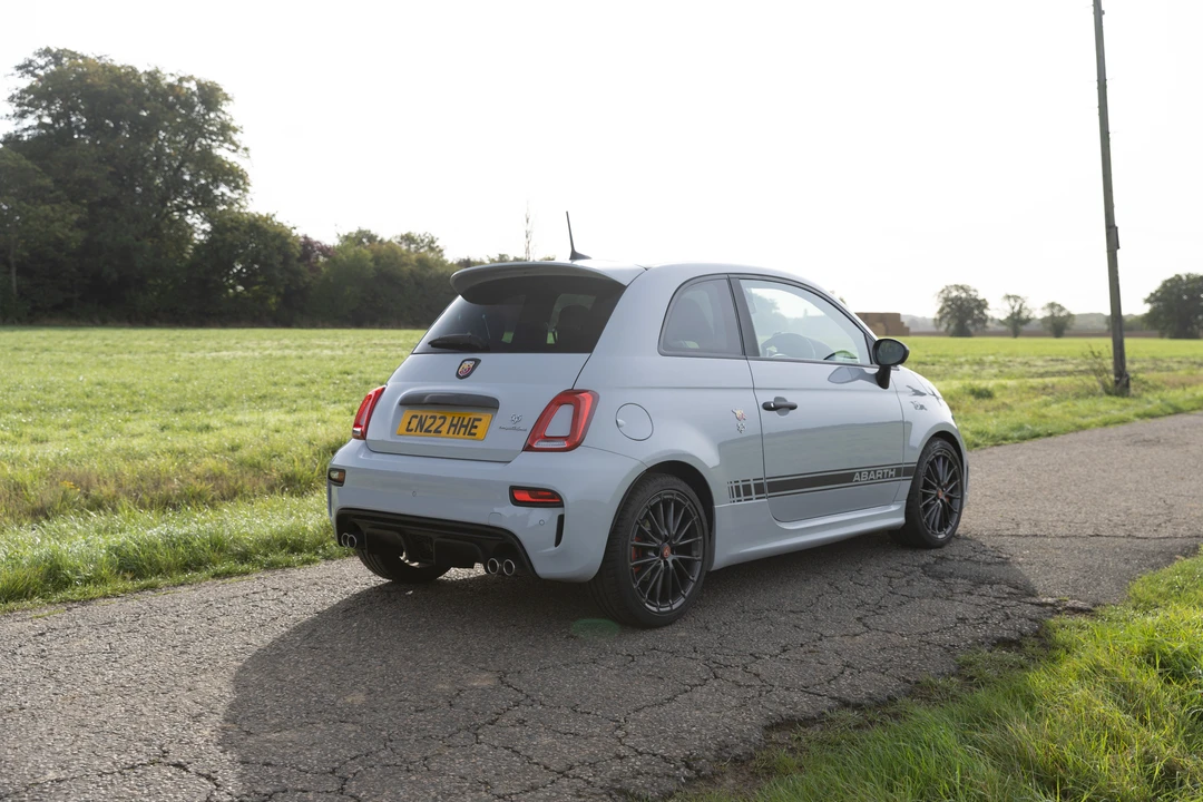 2022 Fiat Abarth 500 - Image 7 of 31