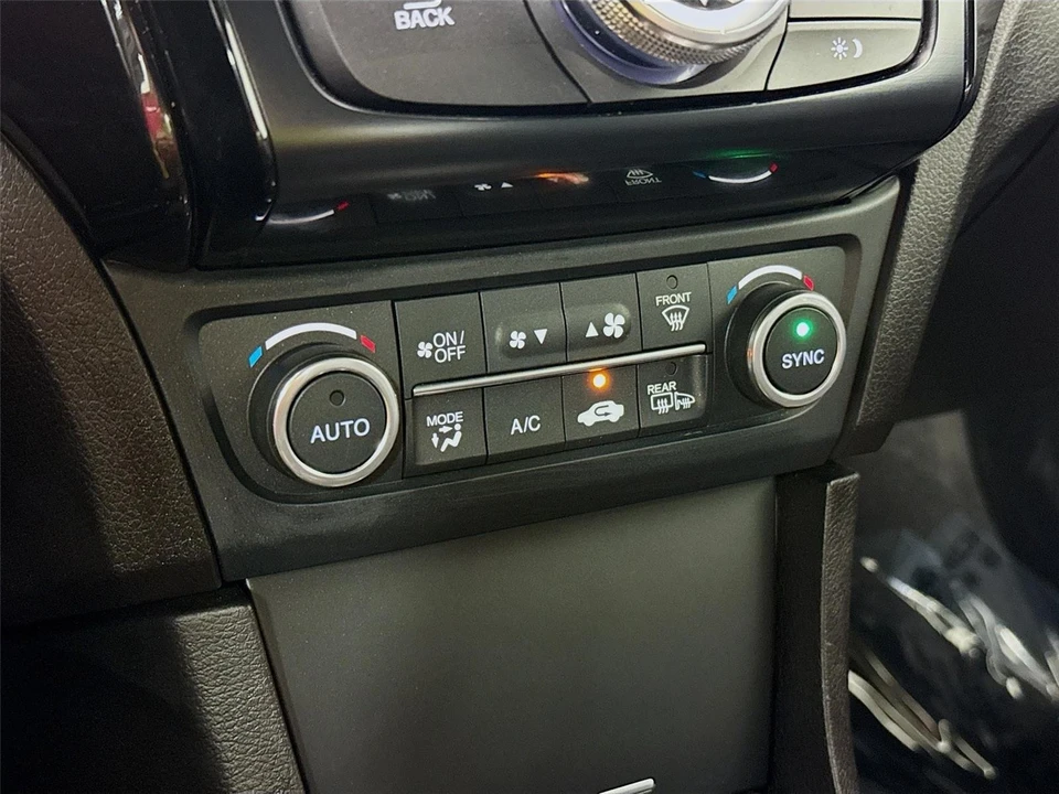 2022 Acura ILX - Image 13 of 21