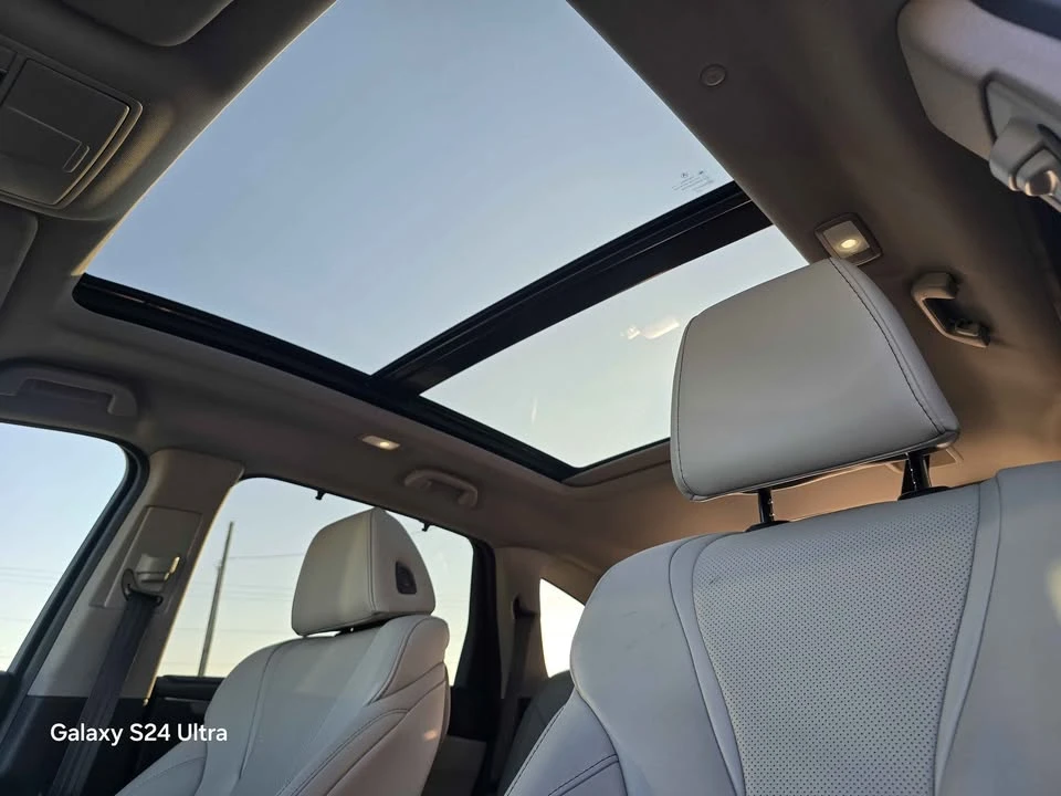 2022 Acura MDX 4th Gen - Image 11 of 15