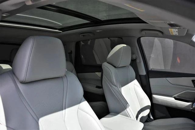 2022 Acura MDX 3rd Gen - Image 17 of 21