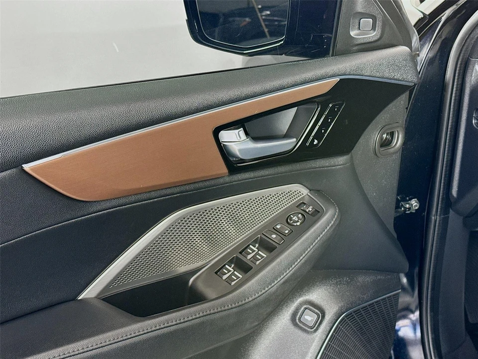 2022 Acura MDX 4th Gen - Image 17 of 21
