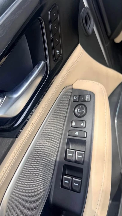 2022 Acura MDX 4th Gen - Image 16 of 21