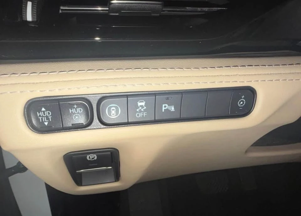 2022 Acura MDX 4th Gen - Image 17 of 21