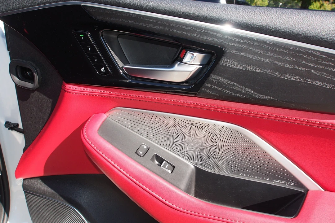 2022 Acura MDX 4th Gen - Image 14 of 21