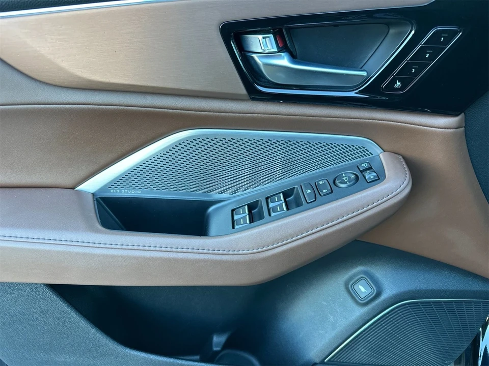 2022 Acura MDX 4th Gen - Image 11 of 12