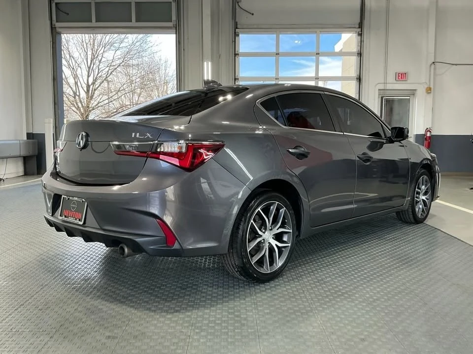2022 Acura ILX - Image 4 of 15