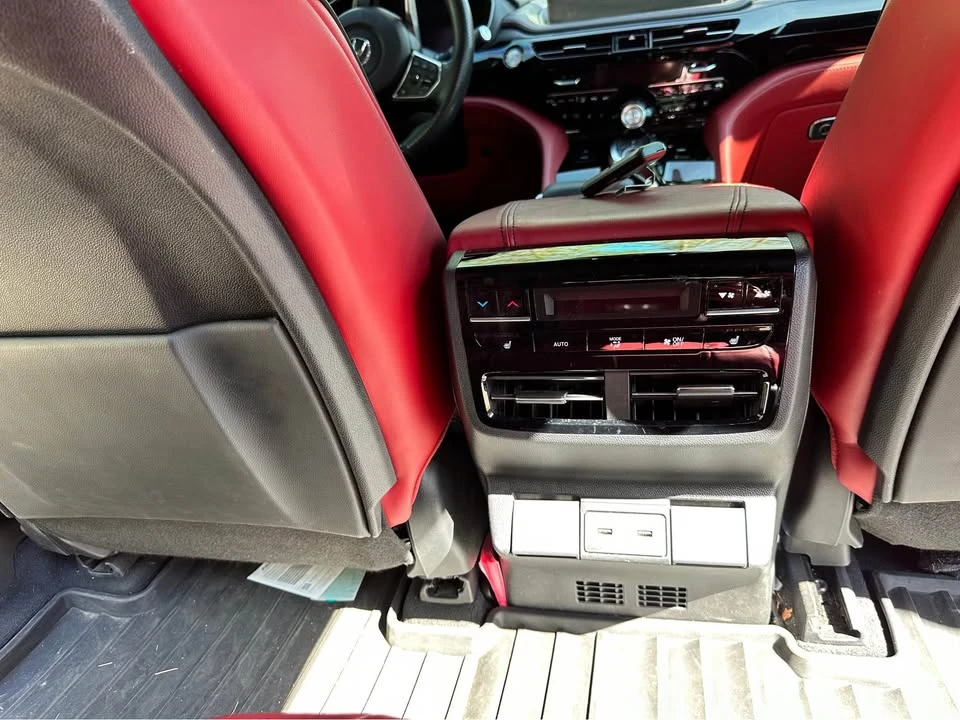 2022 Acura MDX 4th Gen - Image 10 of 19