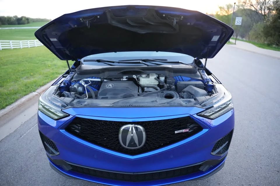 2022 Acura MDX 4th Gen - Image 14 of 17