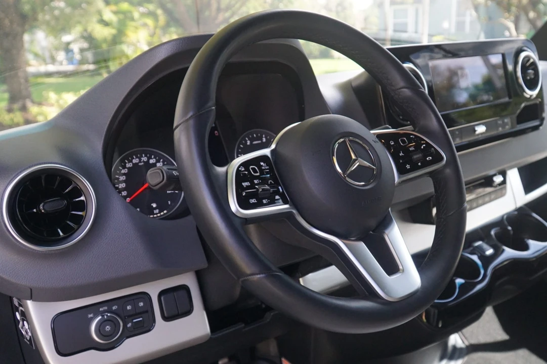2022 Mercedes-Benz VS30 Sprinter - Image 5 of 9