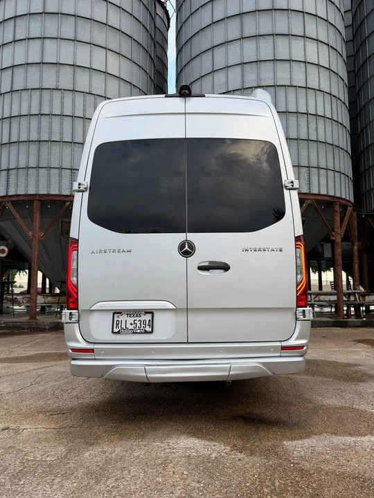 2022 Airstream - Image 10 of 31