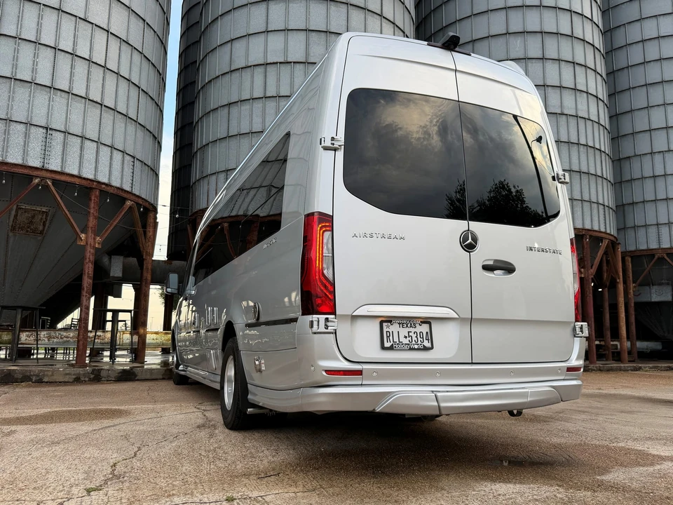 2022 Airstream - Image 9 of 31