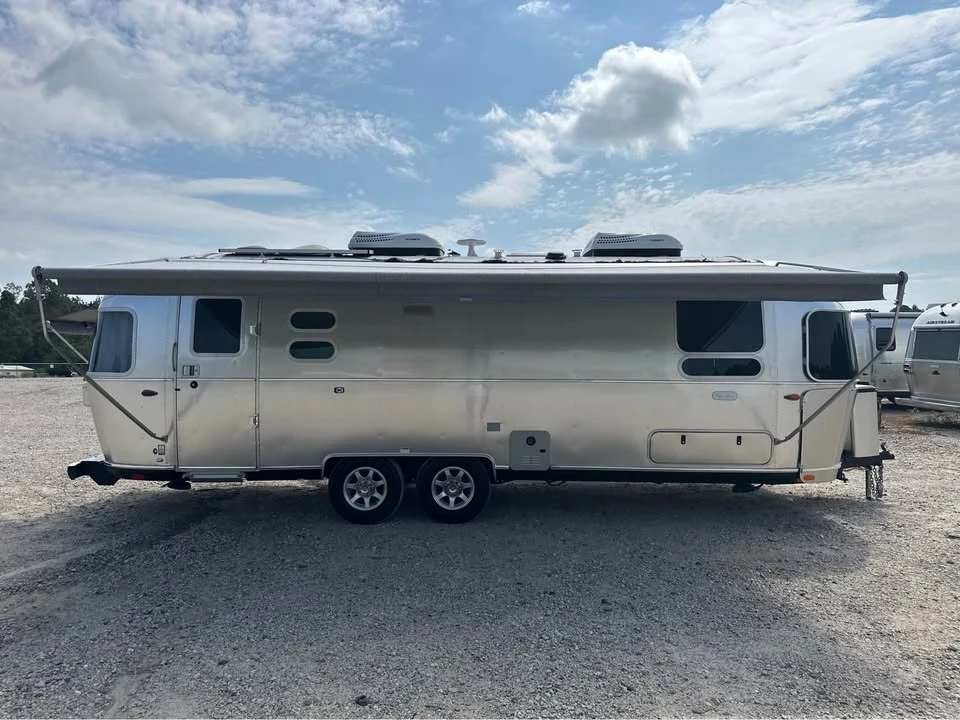 2022 Airstream - Image 7 of 19