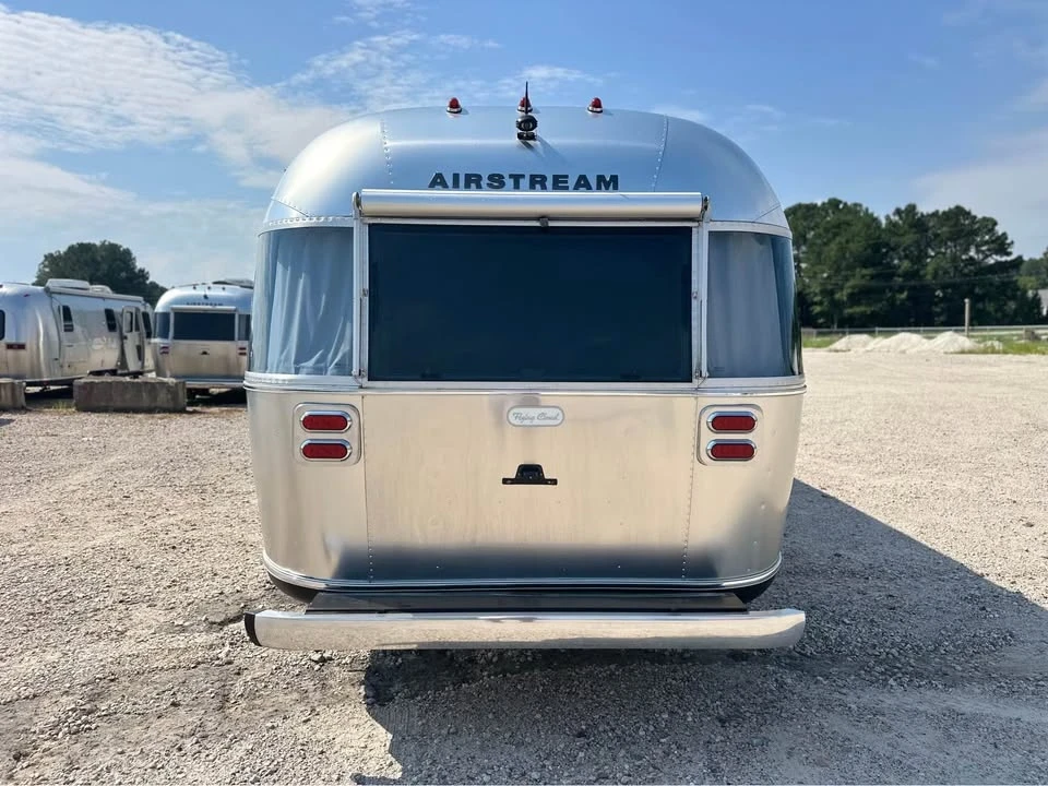 2022 Airstream - Image 4 of 19