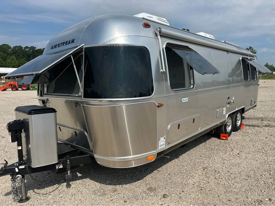 2022 Airstream - Image 5 of 19