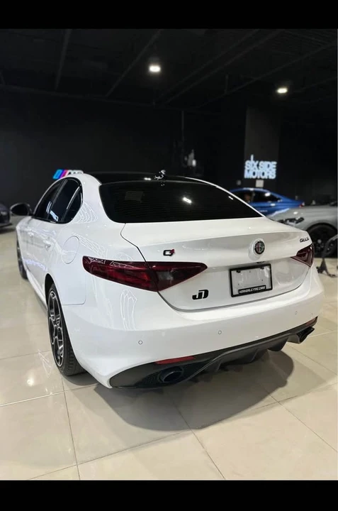2022 Alfa Romeo Giulia - Image 6 of 16
