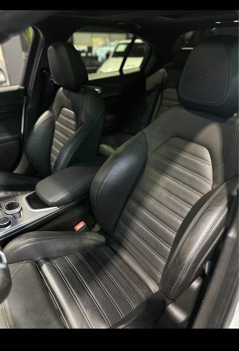 2022 Alfa Romeo Giulia - Image 13 of 16