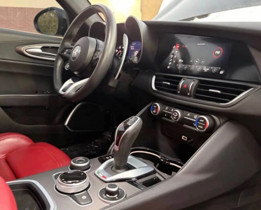 2022 Alfa Romeo Giulia - Image 8 of 8