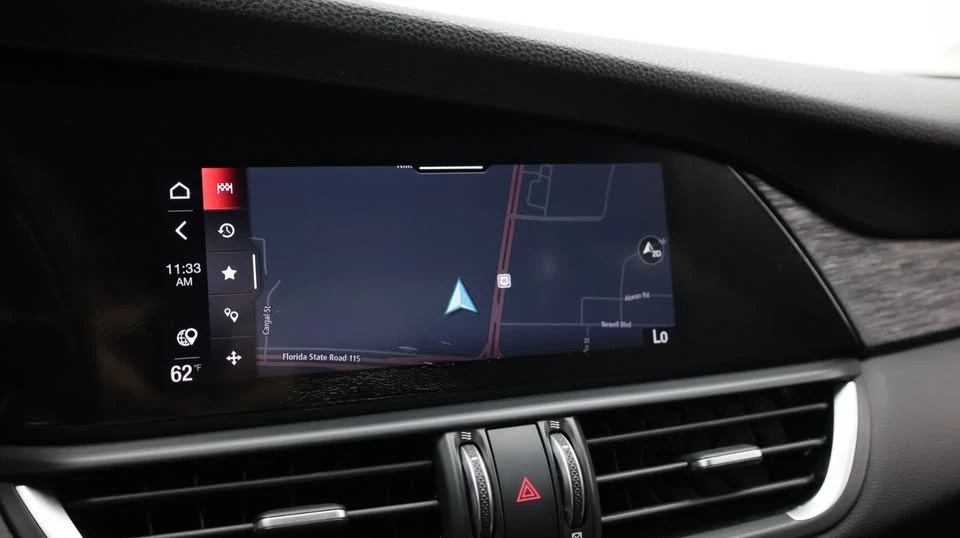 2022 Alfa Romeo Giulia - Image 4 of 20