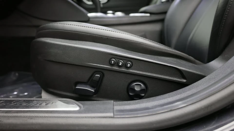 2022 Alfa Romeo Giulia - Image 14 of 20