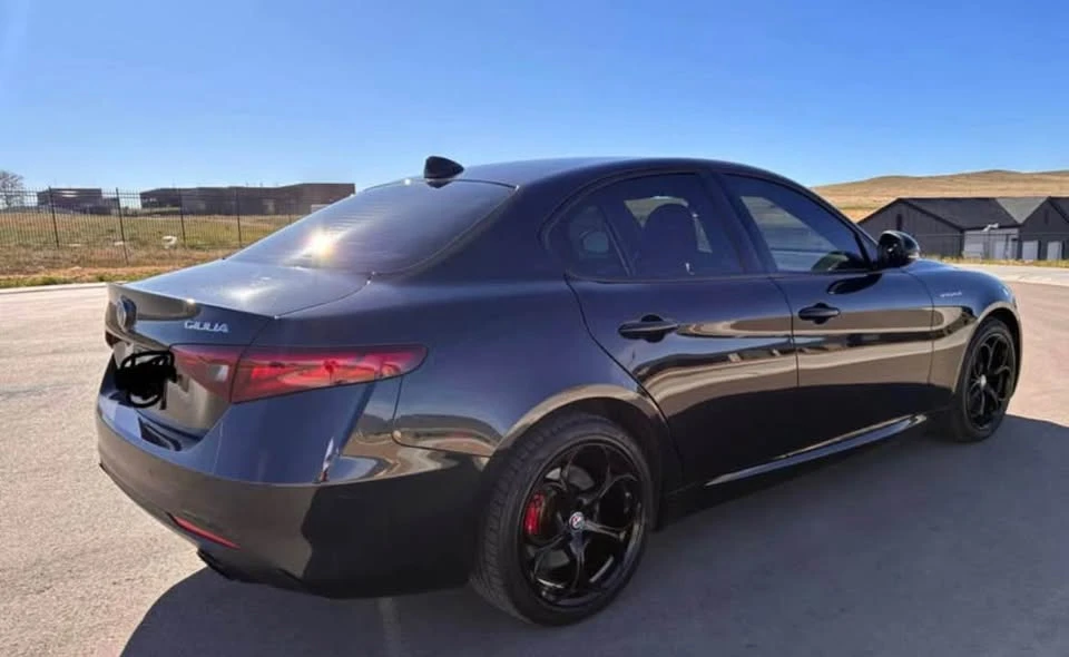 2022 Alfa Romeo Giulia - Image 2 of 10