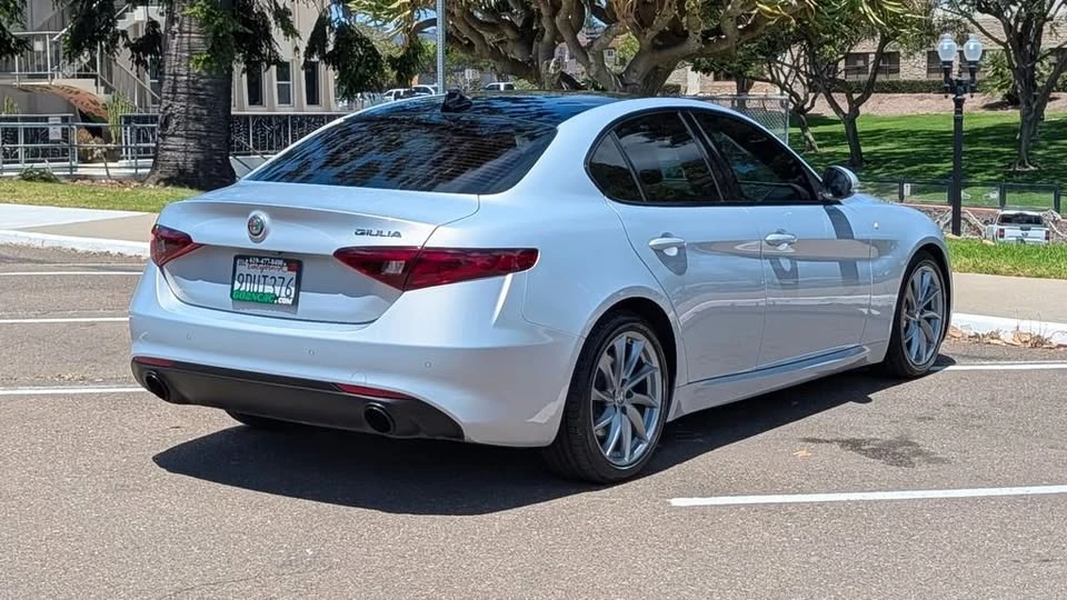 2022 Alfa Romeo Giulia - Image 14 of 14