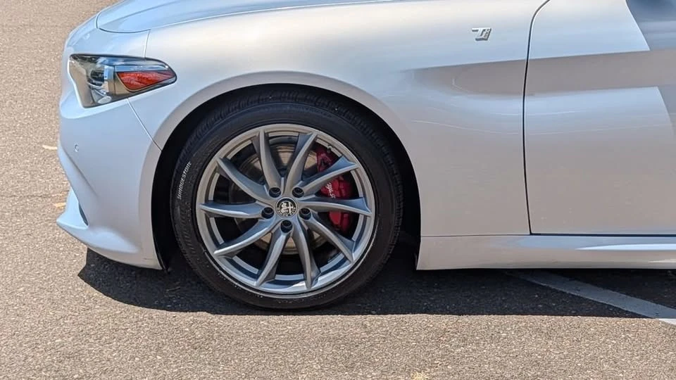 2022 Alfa Romeo Giulia - Image 10 of 14