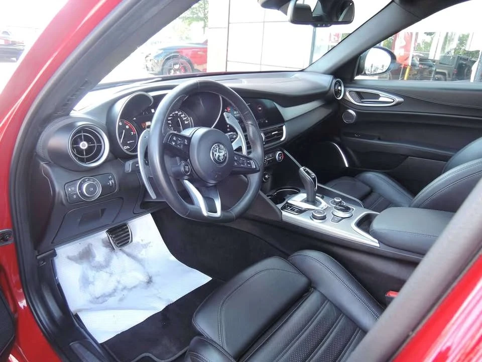 2022 Alfa Romeo Giulia - Image 4 of 9