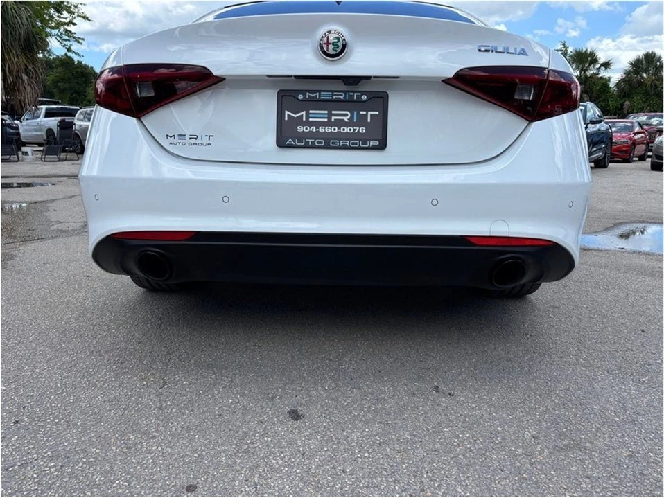2022 Alfa Romeo Giulia - Image 17 of 20