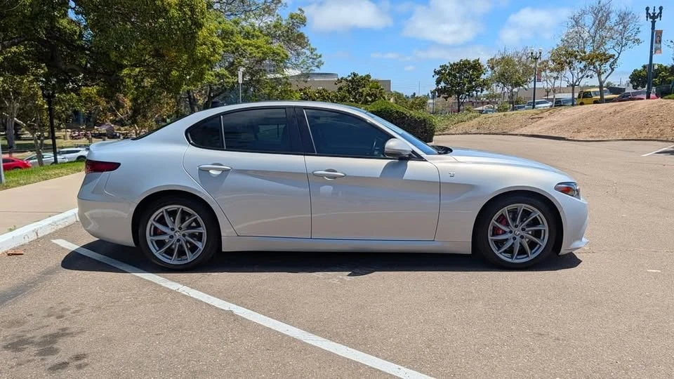 2022 Alfa Romeo Giulia - Image 3 of 14