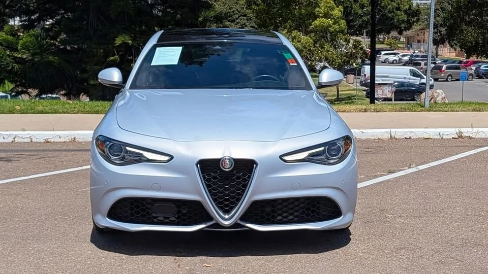 2022 Alfa Romeo Giulia - Image 6 of 14
