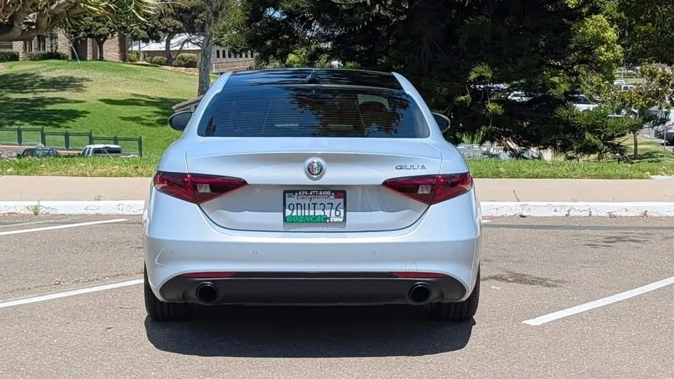 2022 Alfa Romeo Giulia - Image 13 of 14